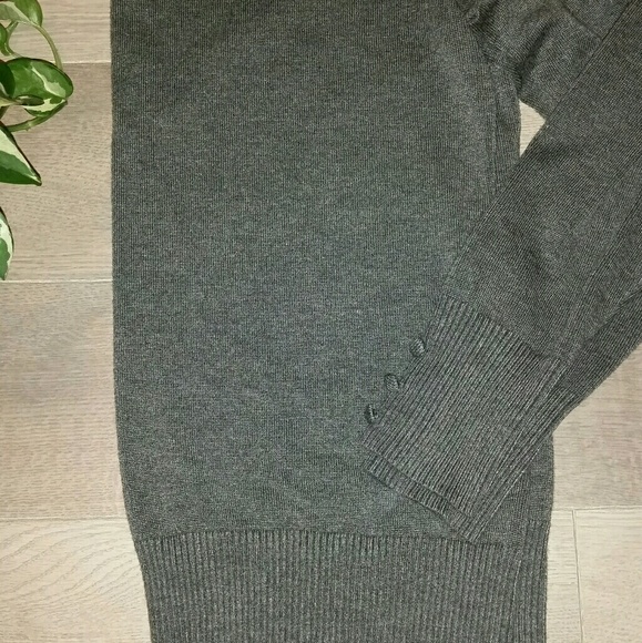 Spense Gray Turtleneck Sweater - Picture 4 of 6